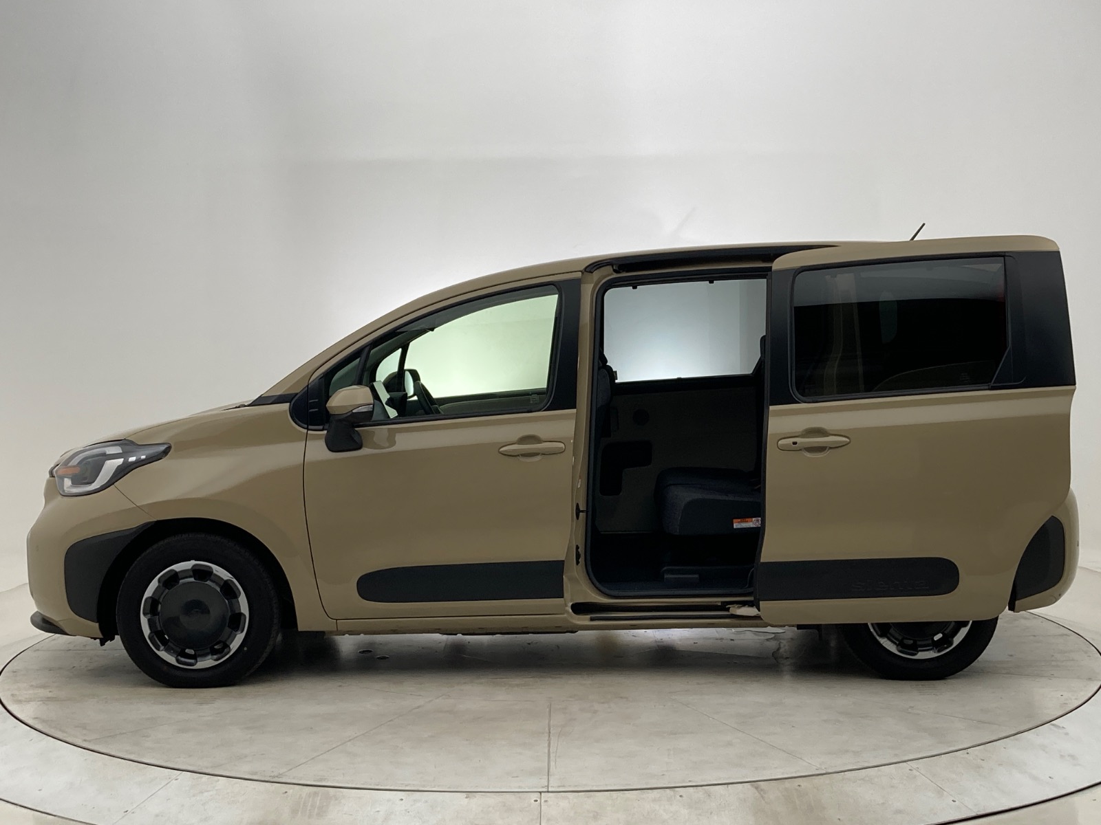 トヨタ シエンタ Z HEV 1.5L 2WD(5人乗り) ハイブリッド 2024年式