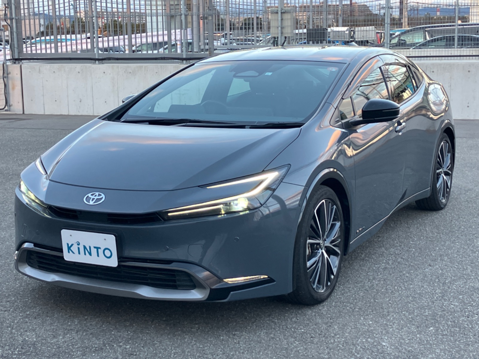 トヨタ プリウス Z HEV 2.0L 4WD(5人乗り) ハイブリッド 2023年式