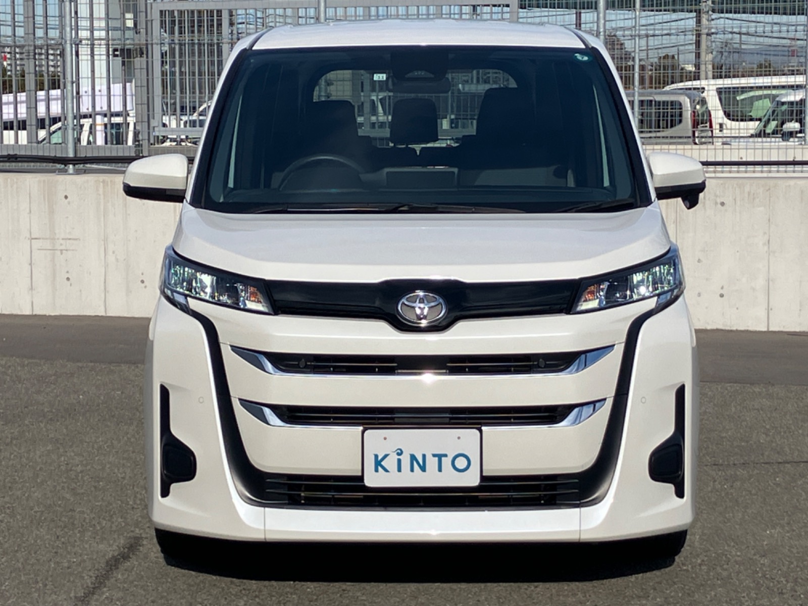 トヨタ ノア X GAS 2.0L 2WD(7人乗り) ガソリン 2022年式 ホワイト