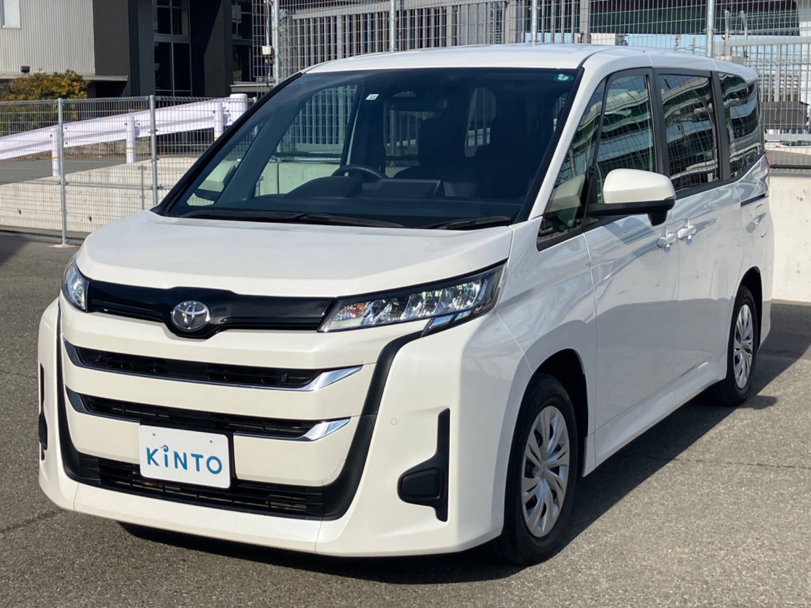 トヨタ ノア X GAS 2.0L 2WD(7人乗り) ガソリン 中古車在庫一覧