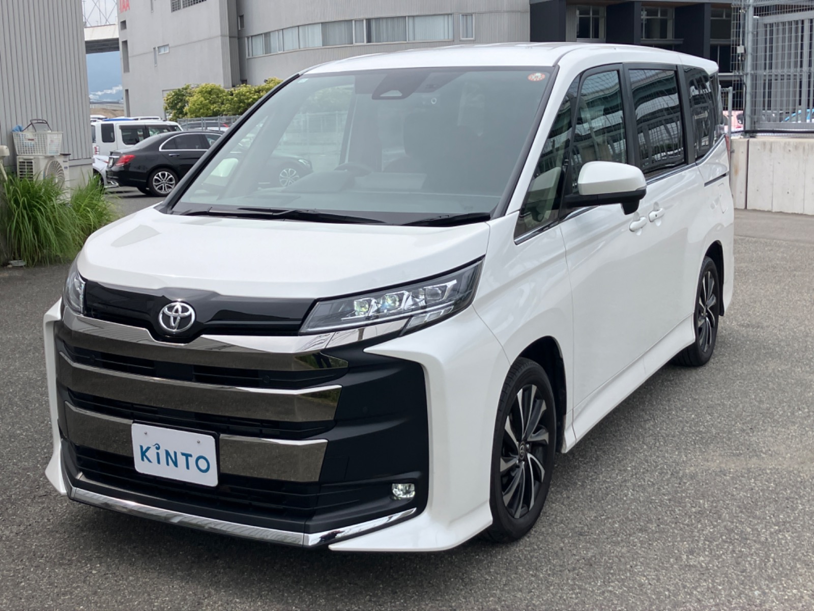 トヨタ ノア S-Z GAS 2.0L 2WD(7人乗り) ガソリン 2023年式 ホワイト