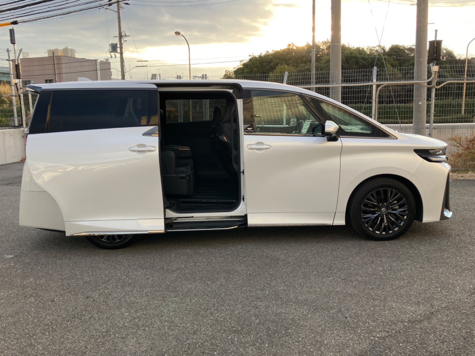 トヨタ ヴェルファイア Z Premier GAS 2.4L+ターボ 2WD(7人乗り