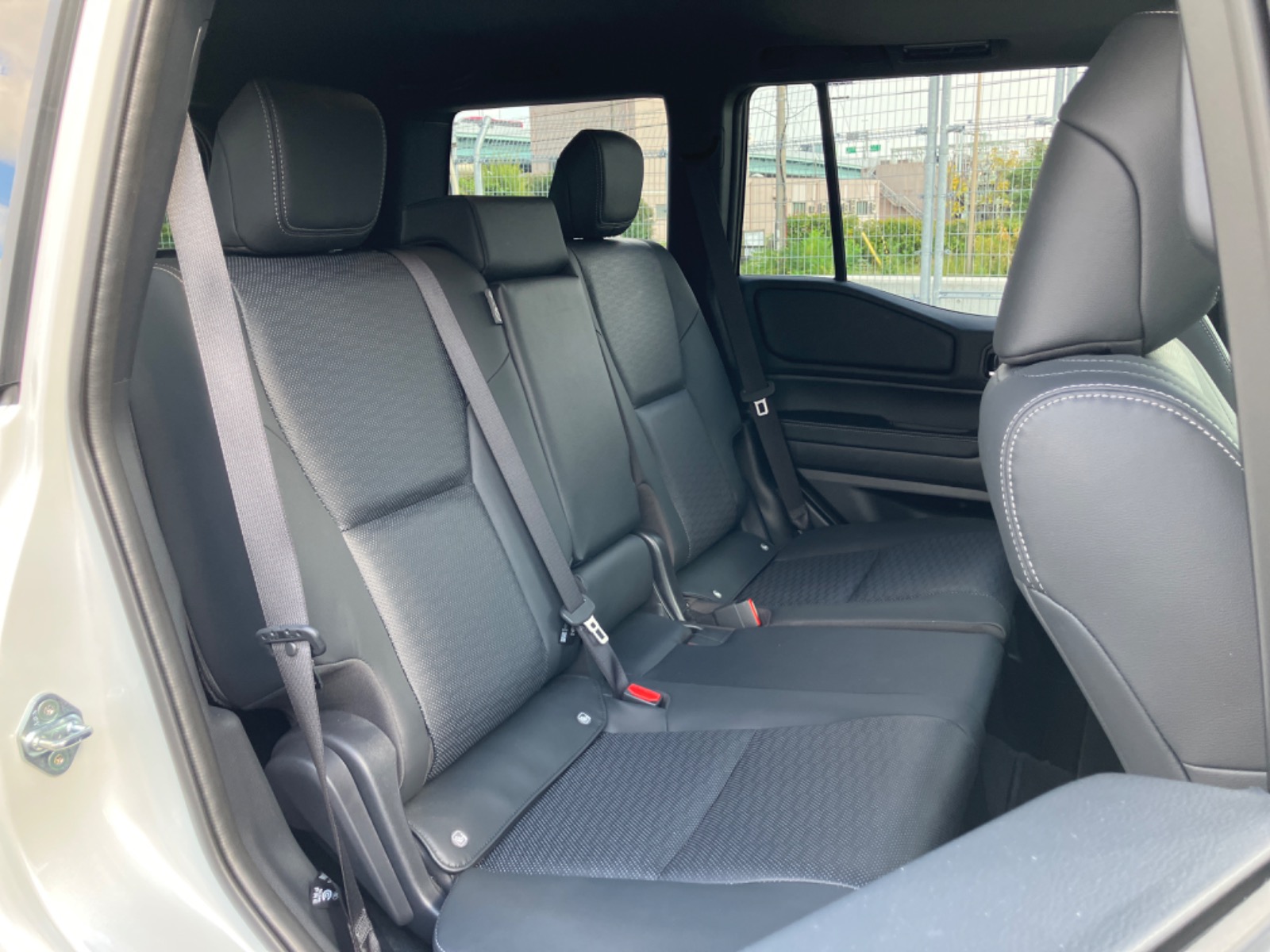 トヨタ ランドクルーザー VX GAS 2.7L 4WD(7人乗り) ガソリン