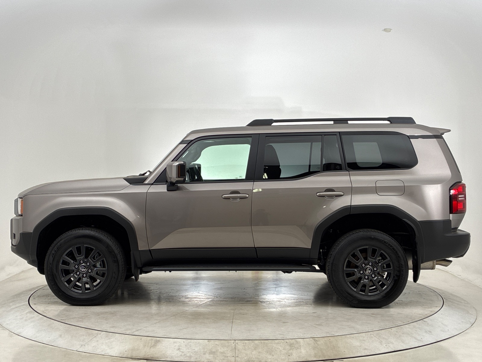 トヨタ ランドクルーザー VX GAS 2.7L 4WD(7人乗り) ※丸目型ヘッド