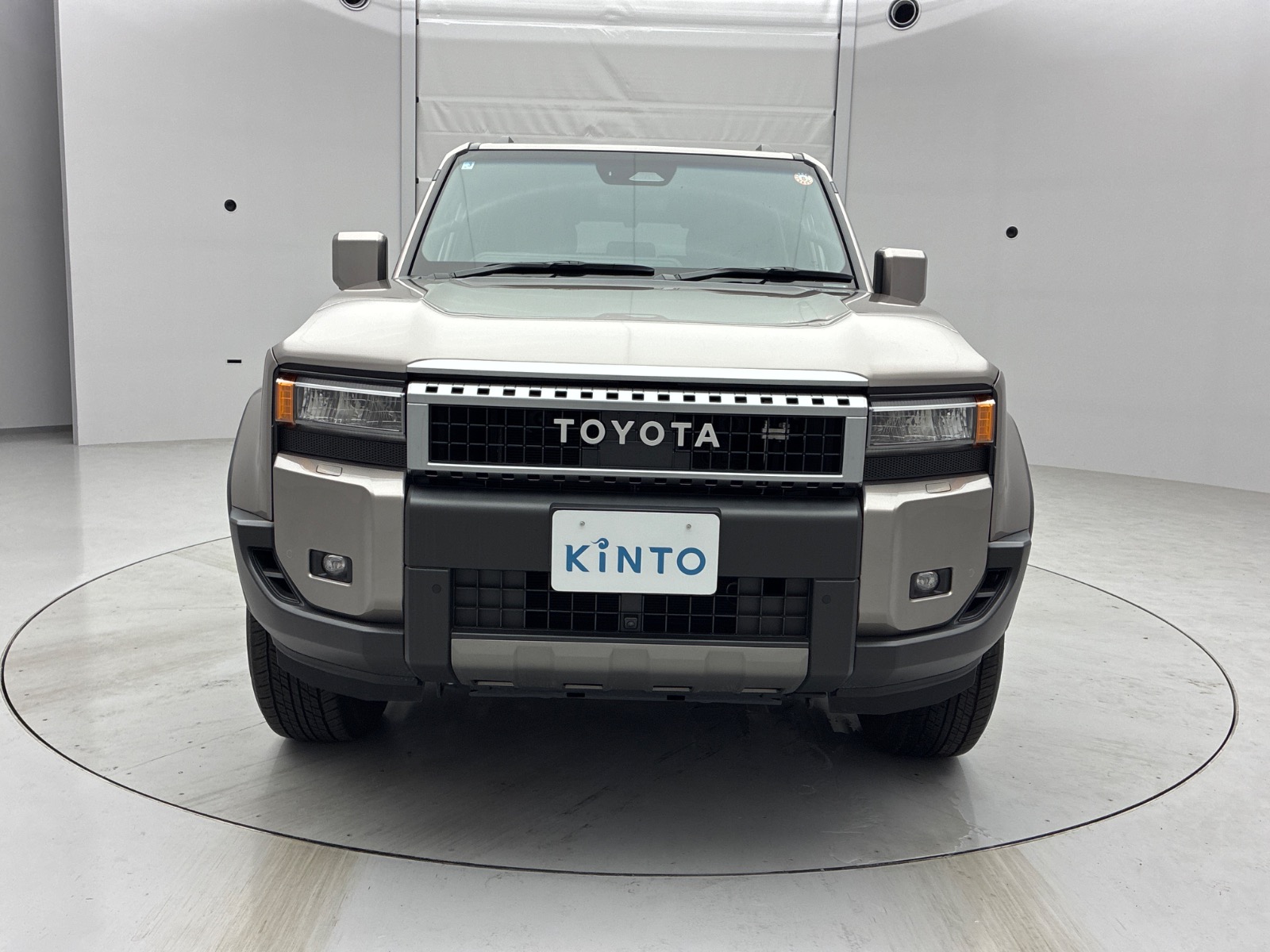 ランドクルーザー VX GAS 2.7L 4WD(7人乗り)｜トヨタ中古車のカー
