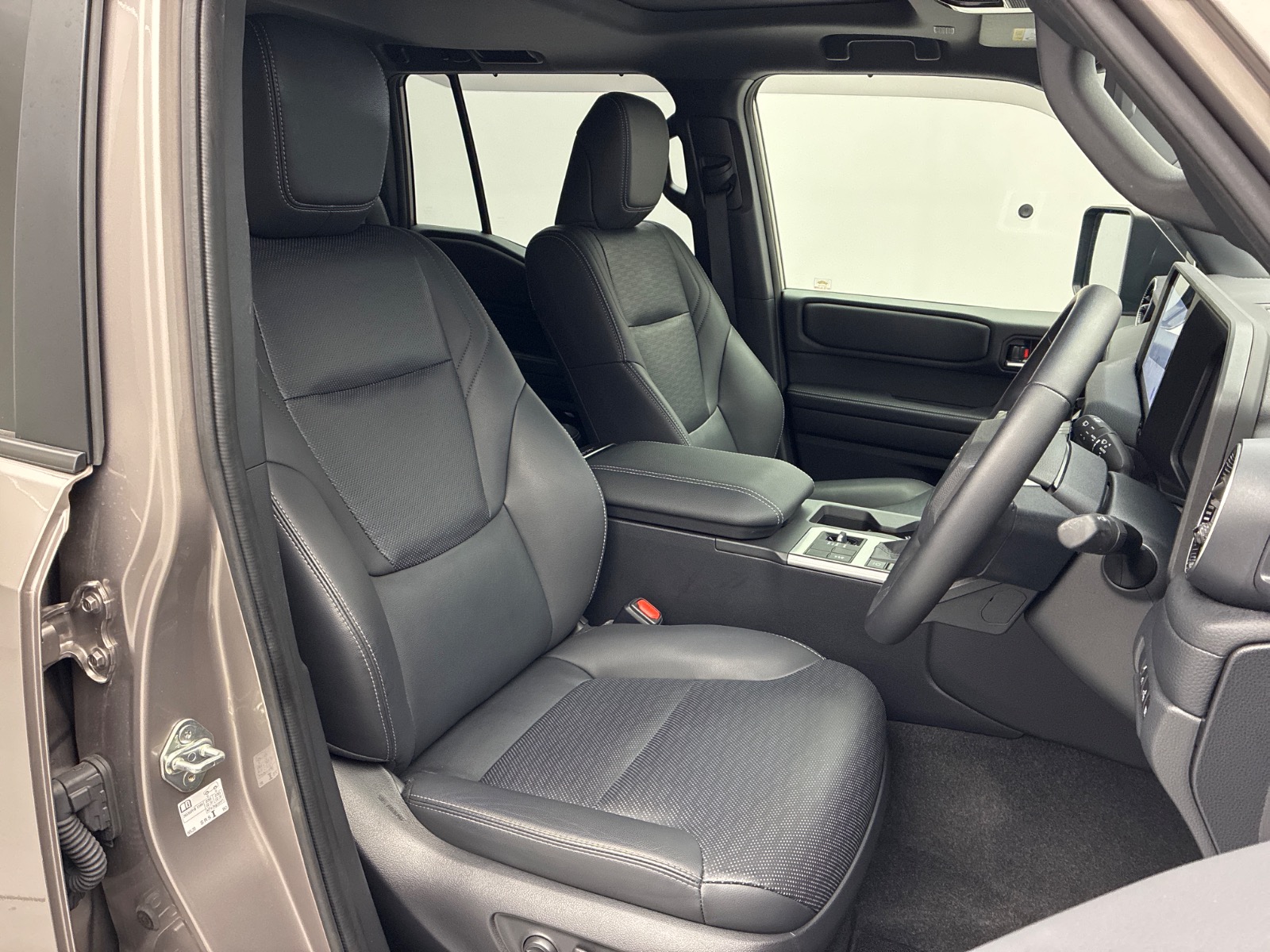 ランドクルーザー VX GAS 2.7L 4WD(7人乗り)｜トヨタ中古車のカー