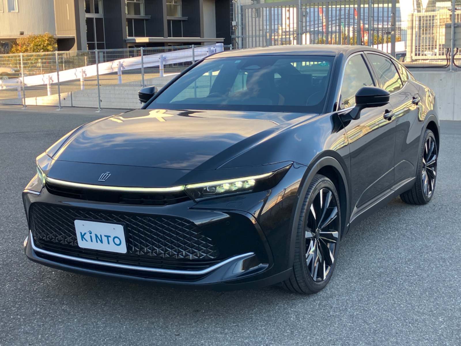 トヨタ クラウン SPORT Z HEV 2.5L 4WD(5人乗り) ハイブリッド 2023年