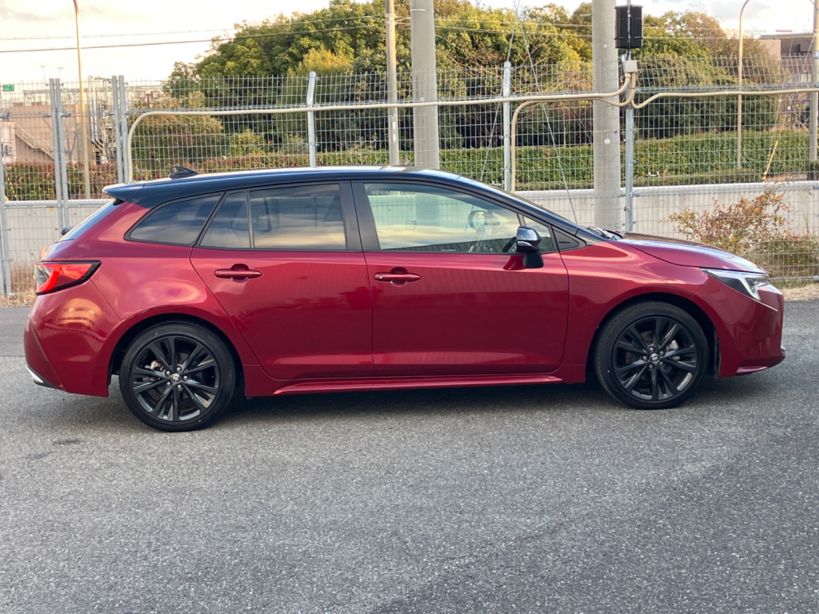 トヨタ カローラツーリング W×B HEV 1.8L 2WD(5人乗り) ハイブリッド