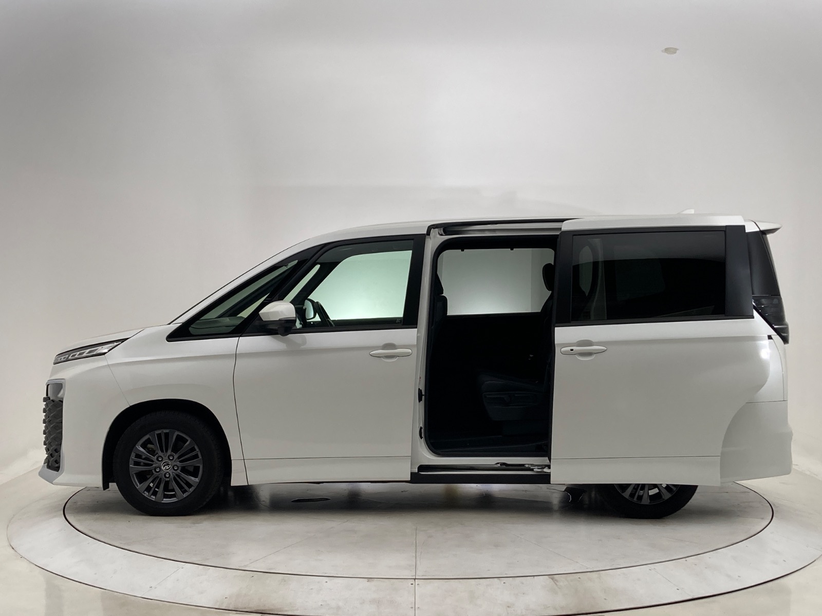 トヨタ ヴォクシー S-G HEV 1.8L 2WD(7人乗り) ハイブリッド