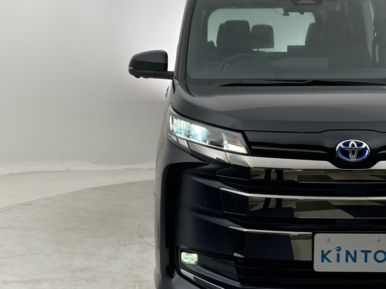 トヨタ ノア S-Z HEV 1.8L 2WD(7人乗り) ハイブリッド 2022年式