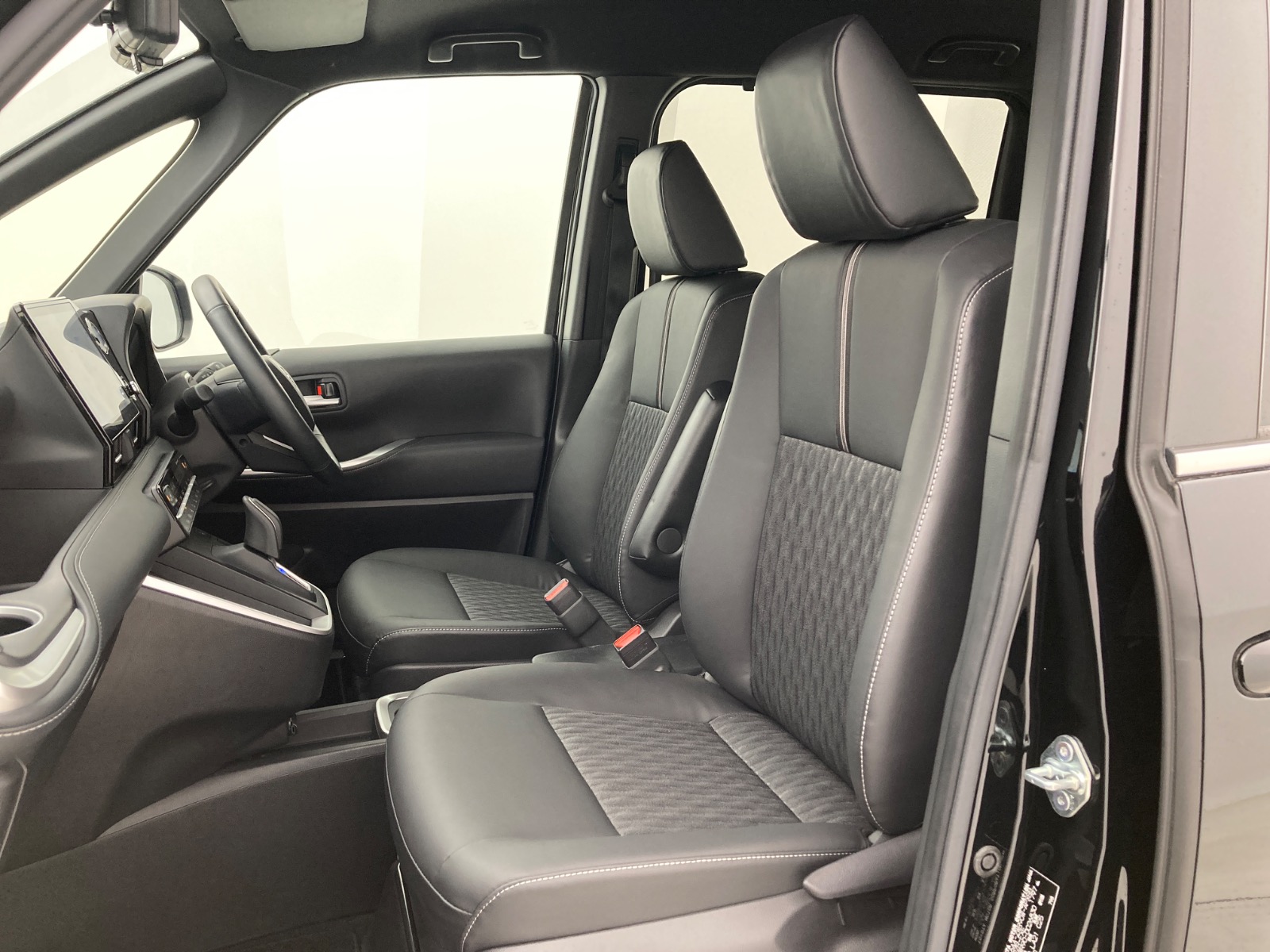 トヨタ ノア S-Z HEV 1.8L 2WD(7人乗り) ハイブリッド 2022年式