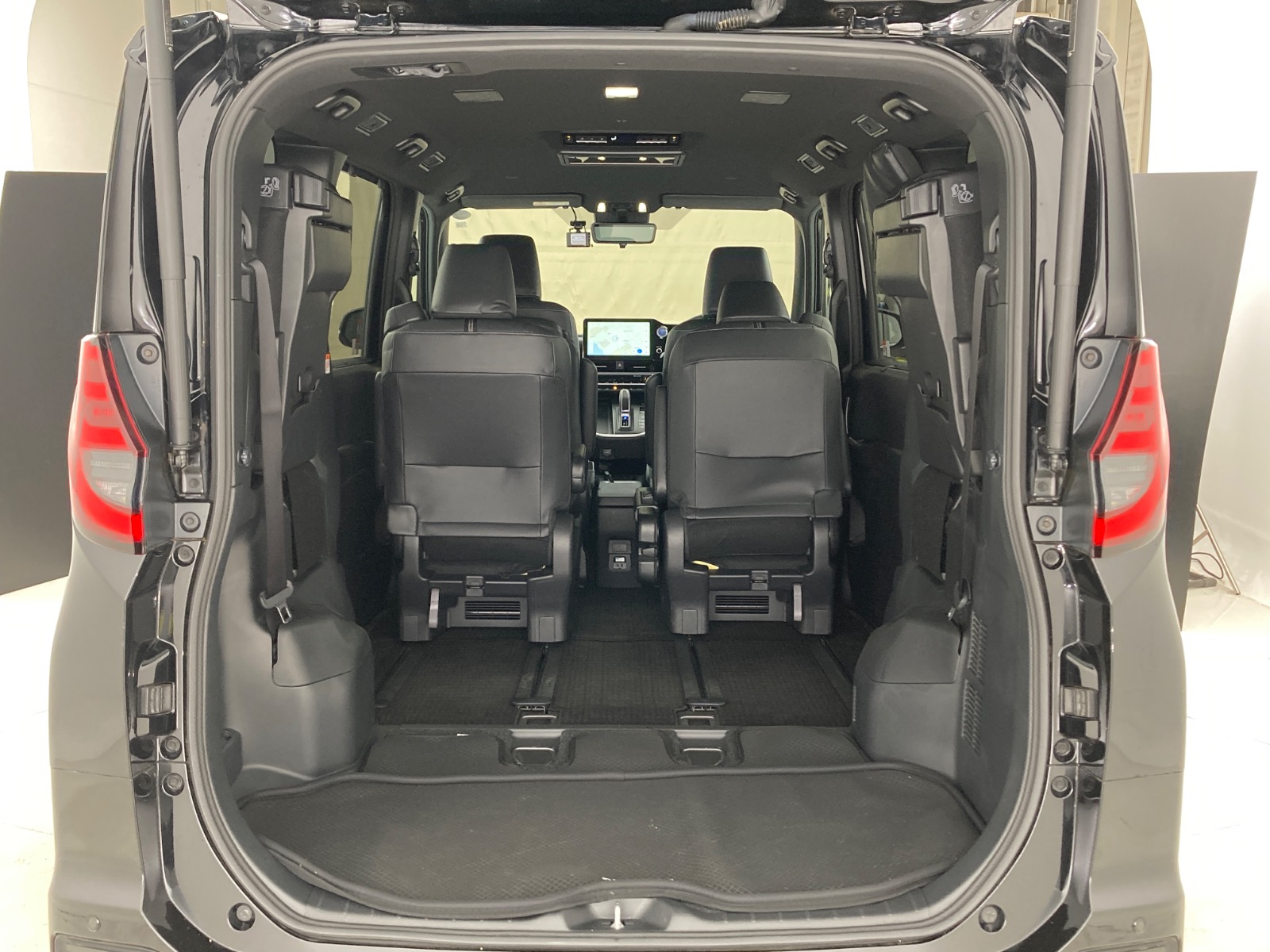 トヨタ ノア S-Z HEV 1.8L 2WD(7人乗り) ハイブリッド 2022年式