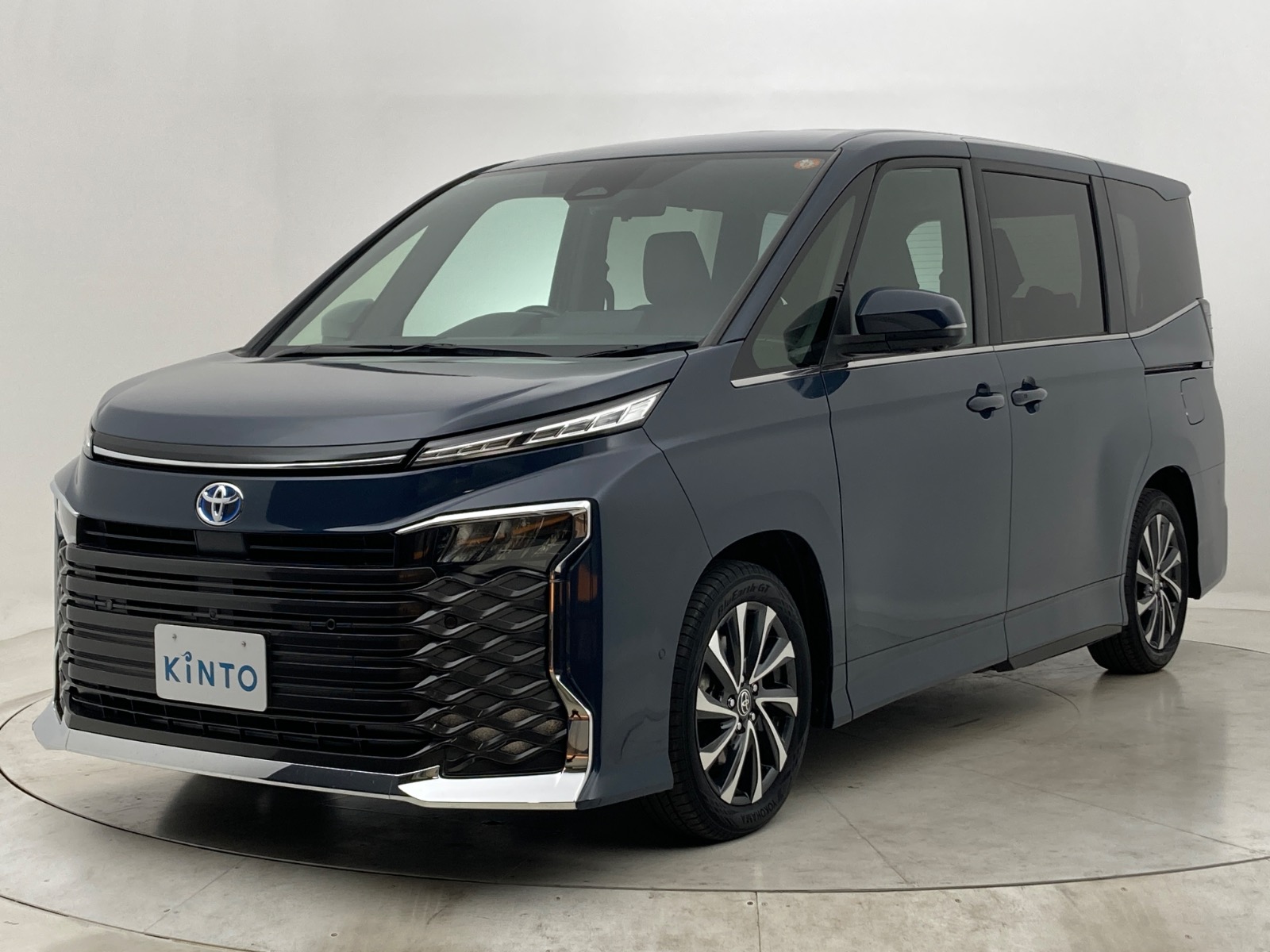 トヨタ ヴォクシー S-Z HEV 1.8L 2WD(7人乗り) ハイブリッド 2022年式