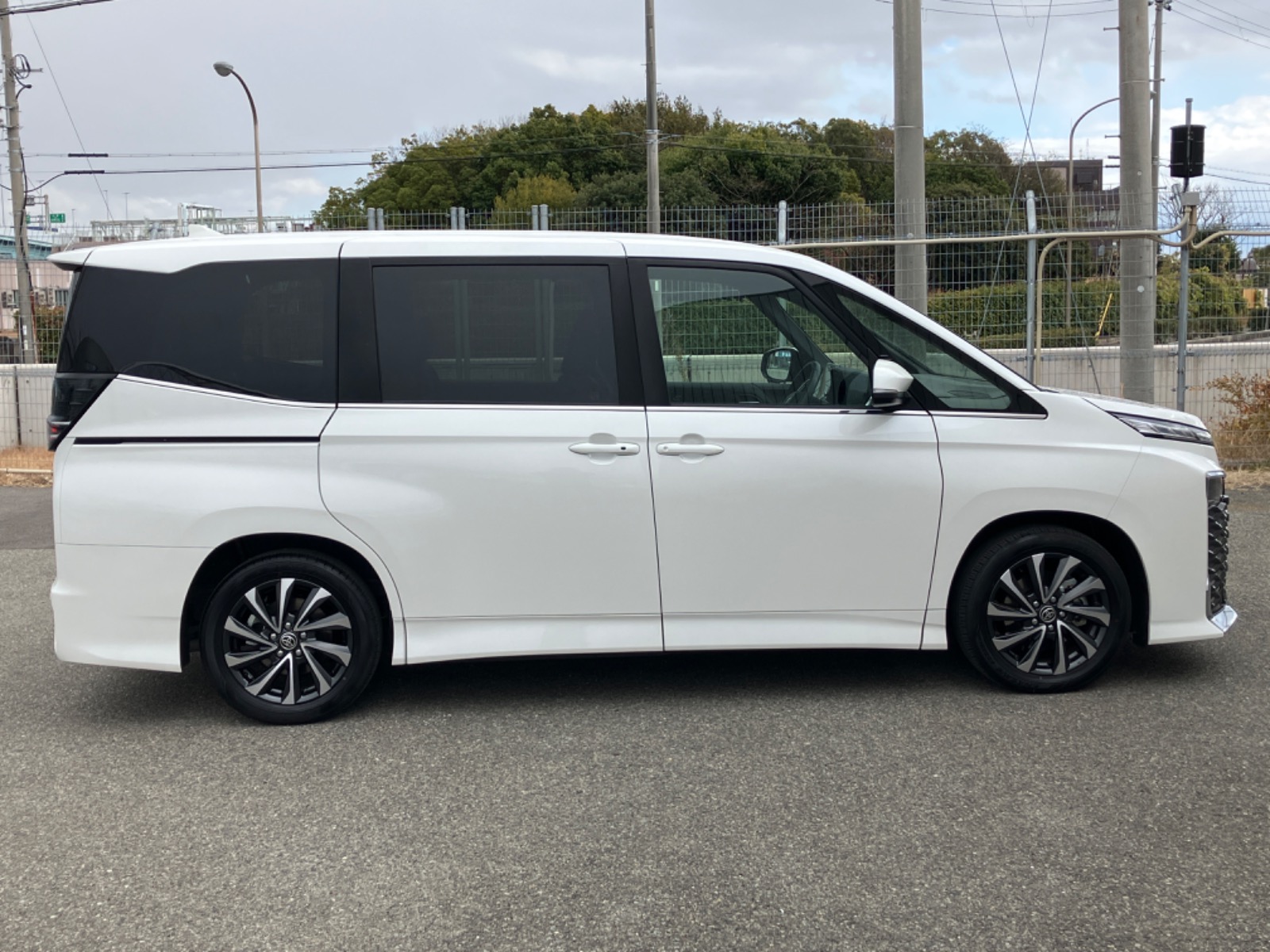 トヨタ ヴォクシー S-Z HEV 1.8L 2WD(7人乗り) ハイブリッド 2025年式